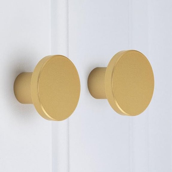 Goldene warme Packung mit 20 goldenen Schubladenknöpfen